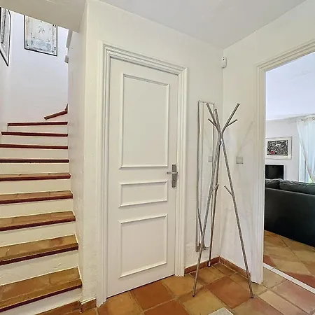 House 95m In A Quiet Area In * Σαιν-Τροπέ